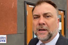 Preso cinco vezes na pandemia, pastor canadense é solto sob fiança após 51 dias