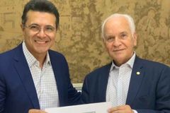 Cantor gospel Marcelo Aguiar se filia ao PSC para disputar as eleições