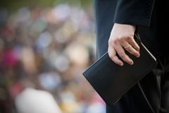 Pregação curta é ‘sopa rala e sem nutrientes', alerta pastor; Confira