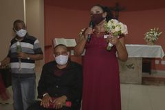Com doença neurológica, homem se casa: “Para Deus tudo é possível”