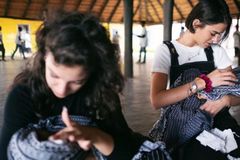 "Fui transformada. Feita nova”, diz Bruna Marquezine sobre viagem missionária | Notícias Gospel