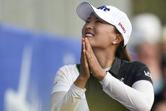 Jogadora de golfe grita "glória a Deus" para a multidão após vencer campeonato na França