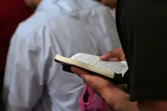 Ao se converter ao cristianismo, argelino é desprezado por família e abandonado por esposa