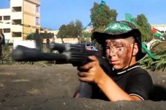 Acampamento de verão em Gaza treina crianças para serem terroristas