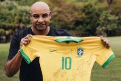 Ex-volante da Seleção Brasileira reconhece que seu maior gol foi entregar vida a Jesus