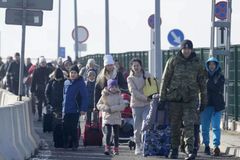 Megaigreja do Texas arrecada doações e ajuda centenas de refugiados da Ucrânia