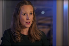 Cristã, mulher cria vínculo com judeus ensinando a Bíblia Hebraica