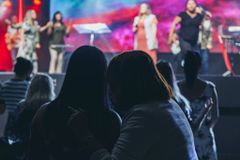 Brasil deixará de ter maioria católica ainda este ano, aponta especialista