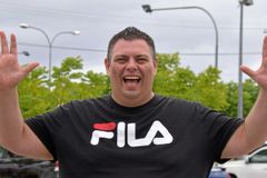 Pastor é declarado morto durante cirurgia e tem visão do céu: "Vi o sobrenatural"