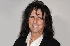 Jesus me livrou da cocaína e do pecado, diz Alice Cooper