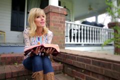 Pastora relata ter sofrido abuso sexual e faz alerta: "Poderiam falar disso na igreja" | Notícias Gospel