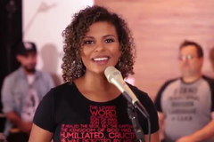 "O jovem que permanece firme em Deus é relevante para a sociedade", diz Nívea Soares