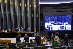 Os deputados que registraram voto contra o fundão eleitoral de R$ 5,7 bilhões