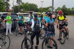 Ciclistas arrecadam US$ 1 milhão para ministério global de jovens