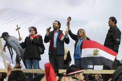 Cristãos presos por protestarem pela reconstrução de igreja são soltos