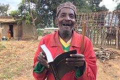 Cego de um olho, ex-muçulmano de 86 anos é curado após sonhar com Jesus