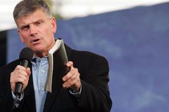 Cruzada com Franklin Graham leva 1.700 pessoas a Cristo: “Você tem uma escolha" | Notícias Gospel