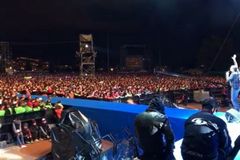 Evento evangelístico reúne mais de 100 mil pessoas e centenas entregam suas vidas para Cristo | Notícias Gospel