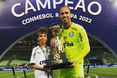 "Meu manual de vida é a Palavra de Deus", afirma goleiro do Palmeiras