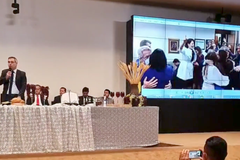 Mendonça prega em culto na Câmara e defende Michelle: "Ali estava o Espírito de Deus"