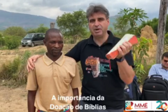 Pastor chora ao ver aldeia com apenas uma Bíblia e faz apelo aos cristãos por ajuda | Notícias Gospel