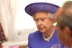 Rainha Elizabeth envia mensagem de apoio aos cristãos coptas perseguidos por sua fé