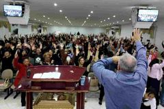 Pastor recusa proposta milionária da esquerda