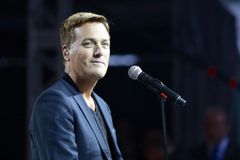 ‘Cuidar dos órfãos não é função do governo, mas sim da Igreja’, adverte Michael W. Smith