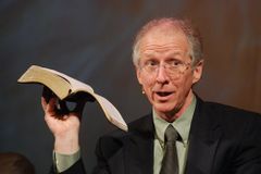"É impossível ser um cristão fiel e não ser escoriado pelo mundo", diz John Piper