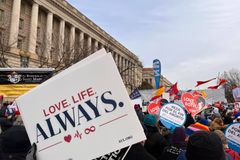 Lei que ampliaria aborto nos EUA é derrotada no Senado