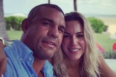 Joana Prado e Vitor Belfort perdem patrocínio por crítica a banheiro unissex