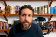 Leonardo Gonçalves se posiciona contra o projeto que proíbe edição da Bíblia