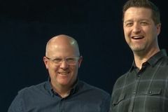 Duas igrejas nos EUA se unem para sobreviver ao alto custo da pandemia