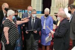 Igreja Batista nos EUA consagra transgênero para o ministério