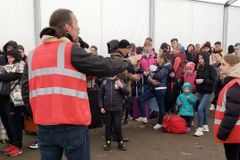 Mais de 400 ucranianos se entregam a Jesus na fronteira: ‘O Senhor responde às orações’