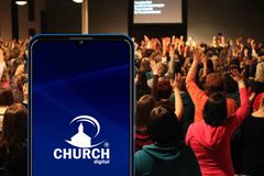 Empresa lança aplicativo para facilitar interação de igrejas com membros