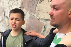 Menino de 14 anos prega nas ruas da Ucrânia e leva pessoas a Jesus