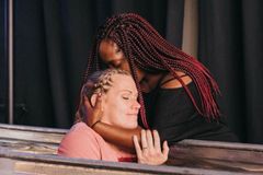 Evangelizada durante carona, ex-viciada se torna evangelista: ‘Agora levo outros a Jesus’