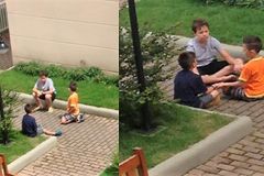 Criança evangeliza amigos e fotos viralizam nas mídias sociais: "A Palavra não volta vazia"