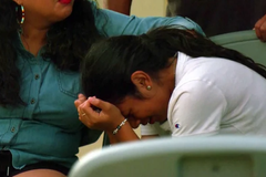 Cristãos vão a local de tiroteio no Texas orar por famílias; 19 crianças foram mortas