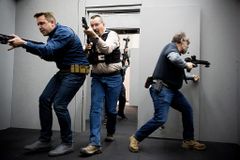 Veterano da Marinha diz que "Jesus" é a melhor maneira de evitar tiroteios em massa