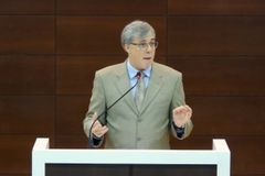 Disciplina física dos filhos é exigida por Deus, diz pastor Heber Campos Jr