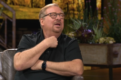 "Nosso maior testemunho é como lidamos com a dor", diz Rick Warren sobre suicídio do filho