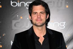 Ator Kris Polaha voltou para Deus ao se deparar com a morte: "Comecei a orar com fervor"