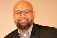 Nascido de estupro coletivo, homem usa testemunho na luta contra aborto