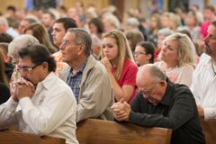 Bruxas estão se infiltrando nas igrejas para influenciar fiéis, alertam líderes evangélicos | Notícias Gospel