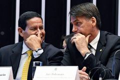 TSE decide contra cassação da chapa Bolsonaro-Mourão