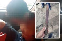 Homem é preso após agredir pastor com facão dentro da igreja
