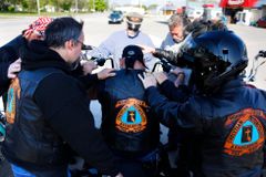 Motoqueiros se unem para pregar nas estradas: "Deus tem honrado nossos esforços"