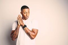 Rapper cristão, Lecrae fala sobre abusos sexuais que sofreu na infância: "Sinto que já superei"